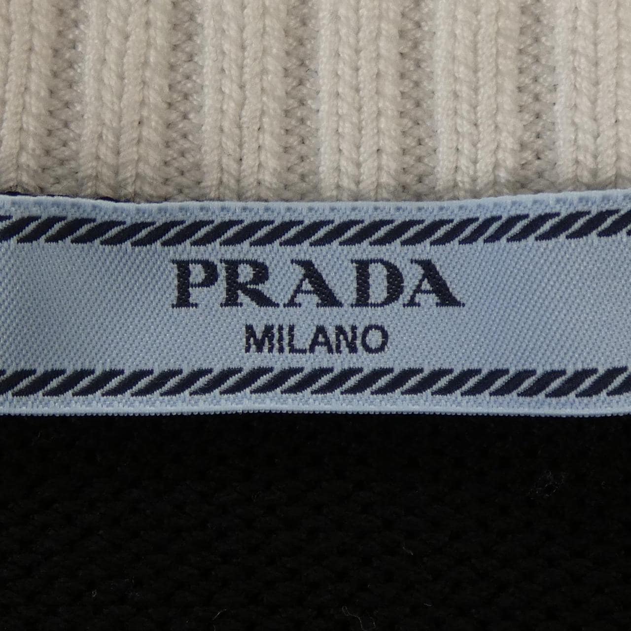 プラダ PRADA クロップド セミラグランショルダー P25I04 S211 1ZO5 カーディガン
