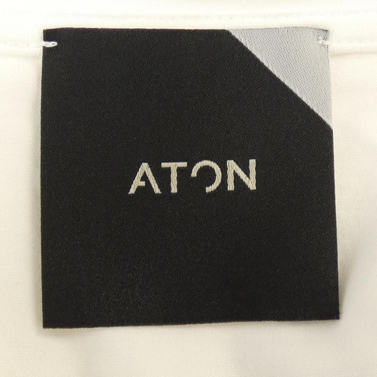 エイトン ATON Tシャツ