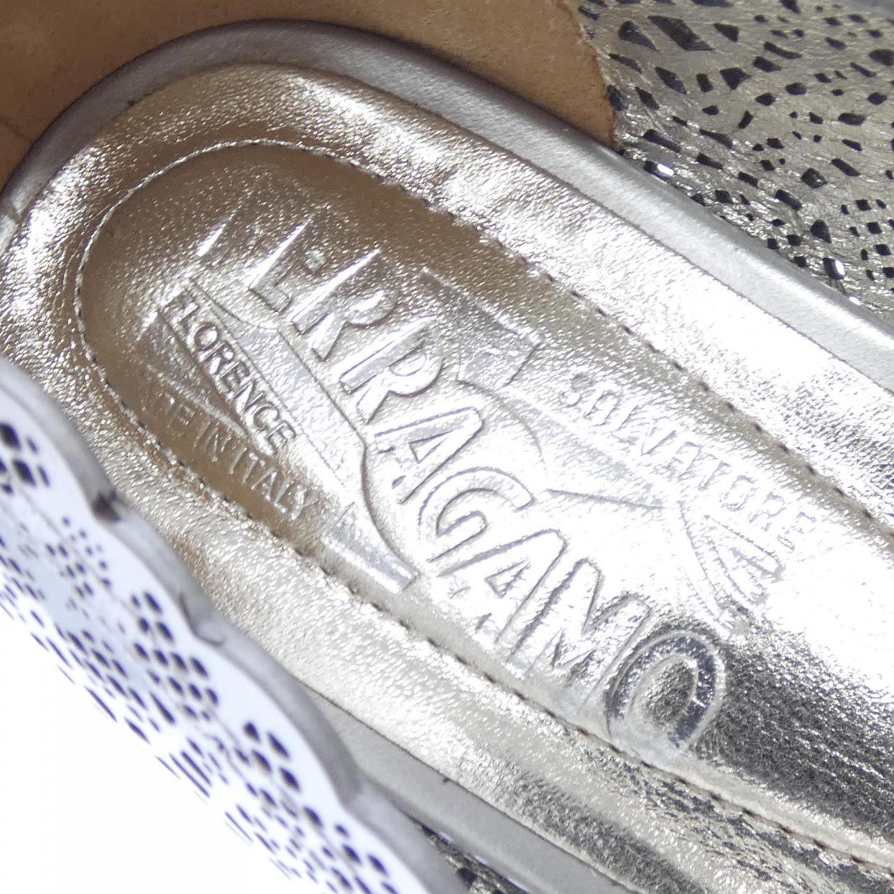 サルヴァトーレフェラガモ SALVATORE FERRAGAMO フラットシューズ