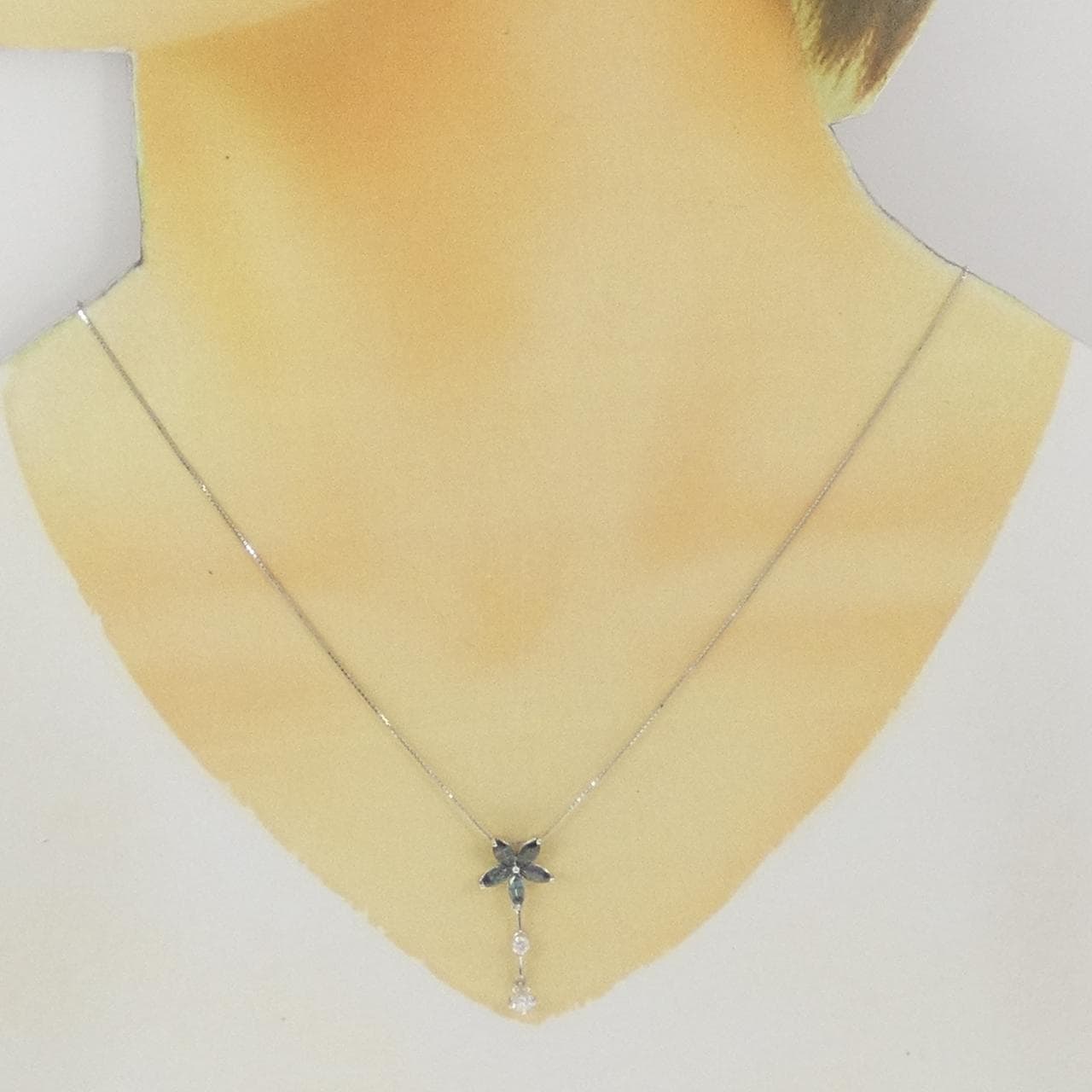 PT900/K18WG フラワー アレキサンドライト ネックレス 1.16CT