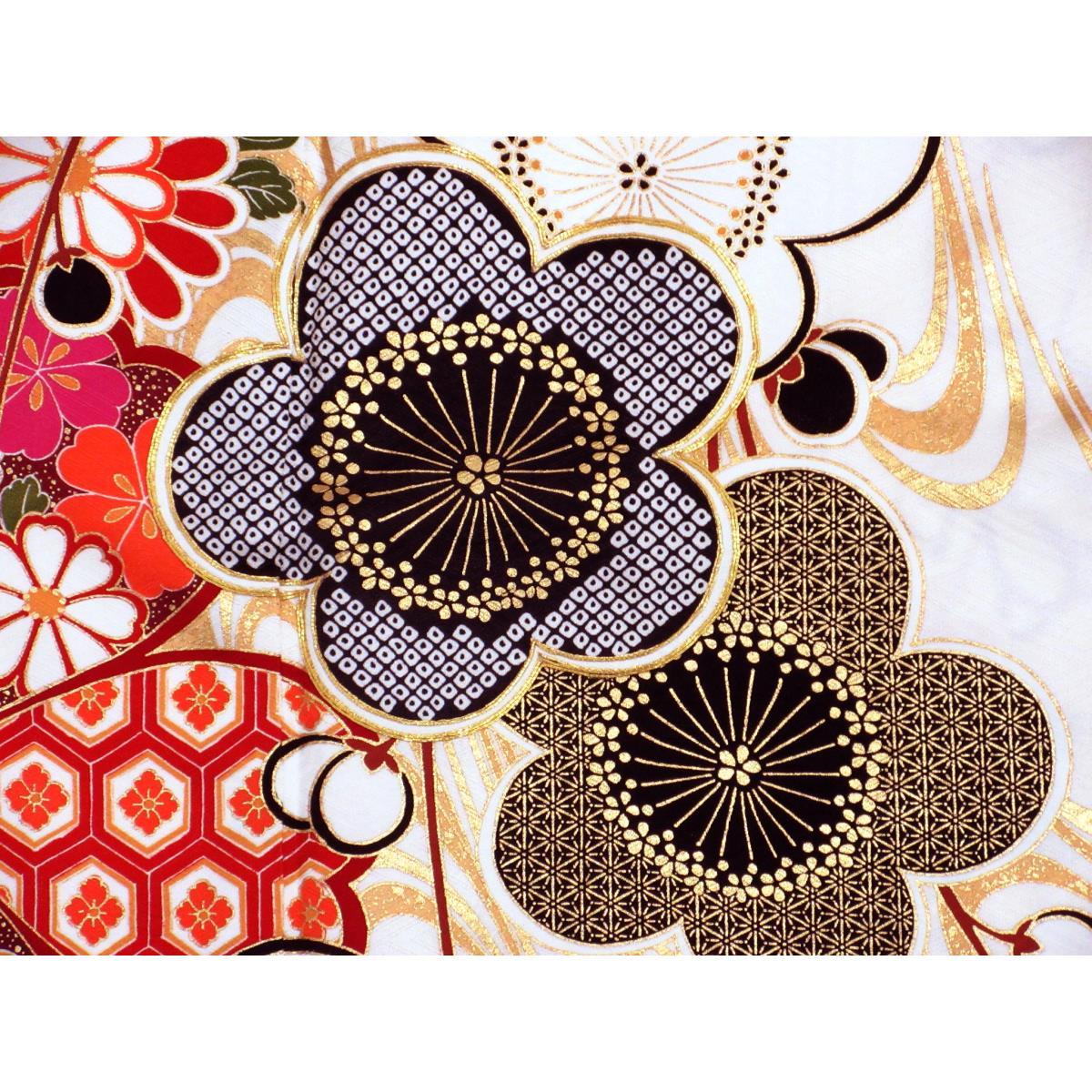振袖　友禅金彩加工　刺繍入り