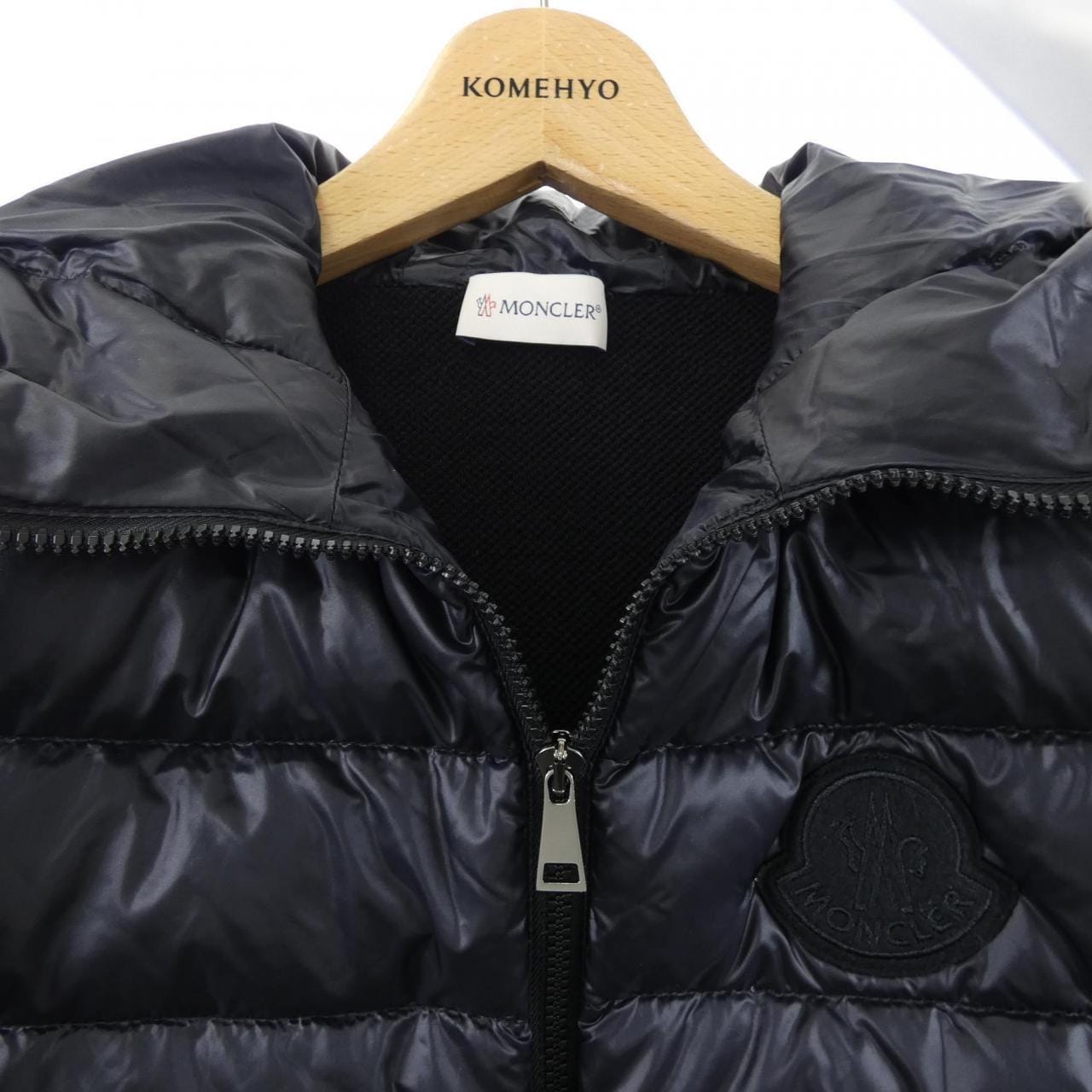 モンクレール MONCLER 20938461900 V8037 ダウンベスト