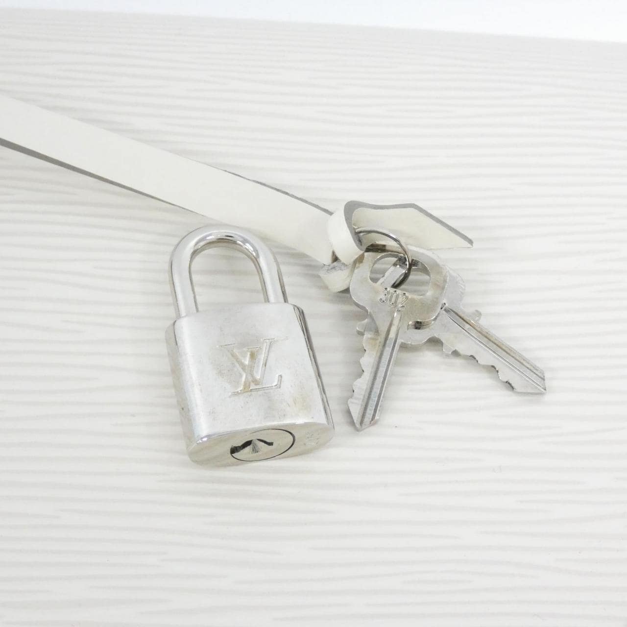 ルイヴィトン エピ ポンヌフ PM M5907J バッグ