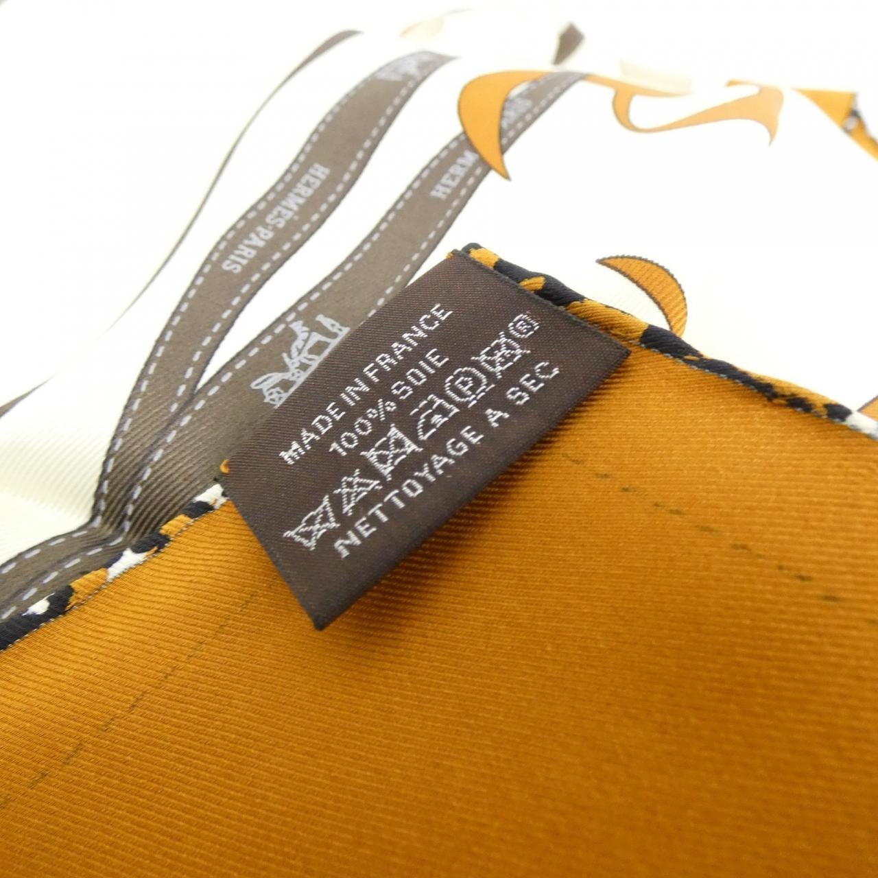 エルメス カレ スカーフ