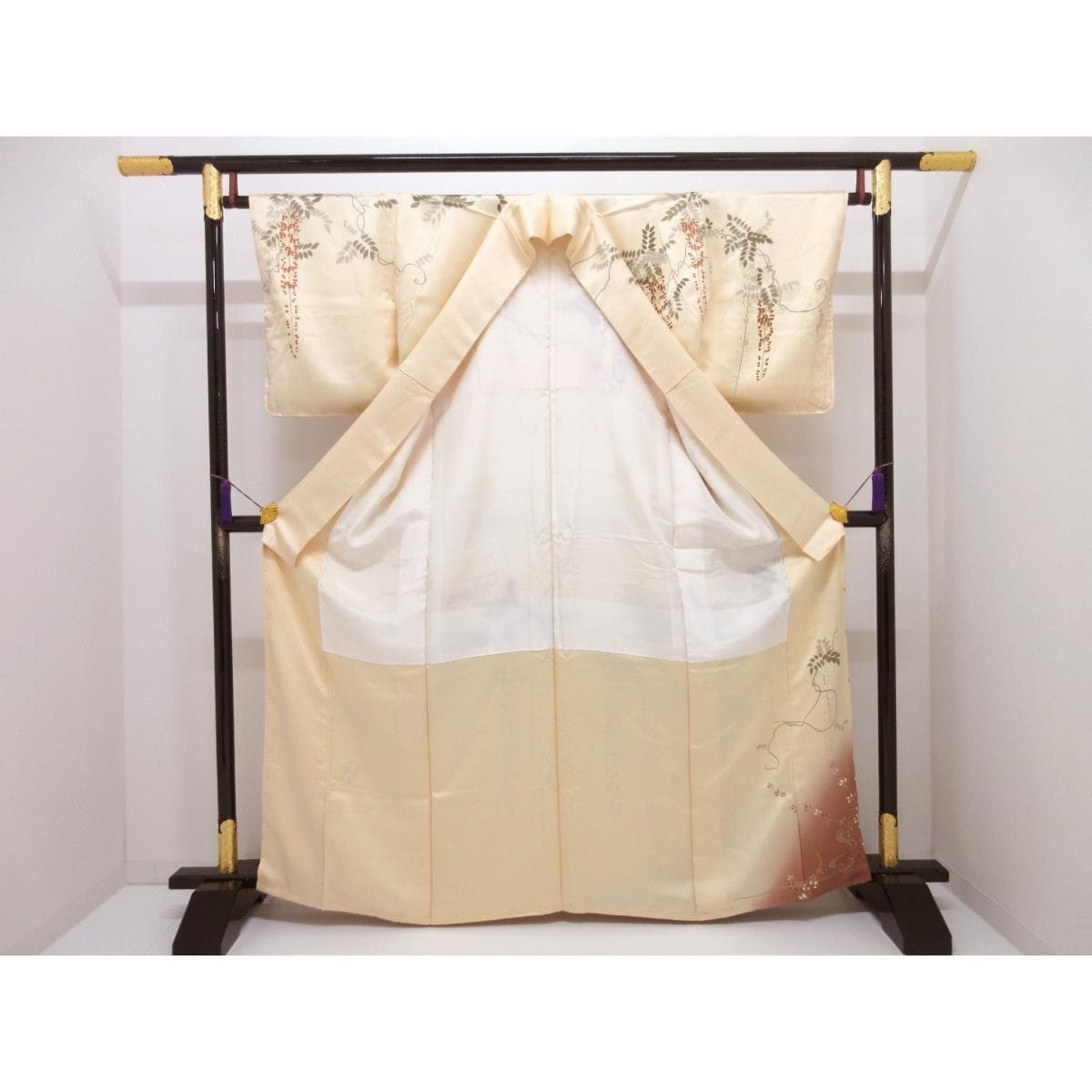 訪問着　友禅金彩加工　刺繍入り