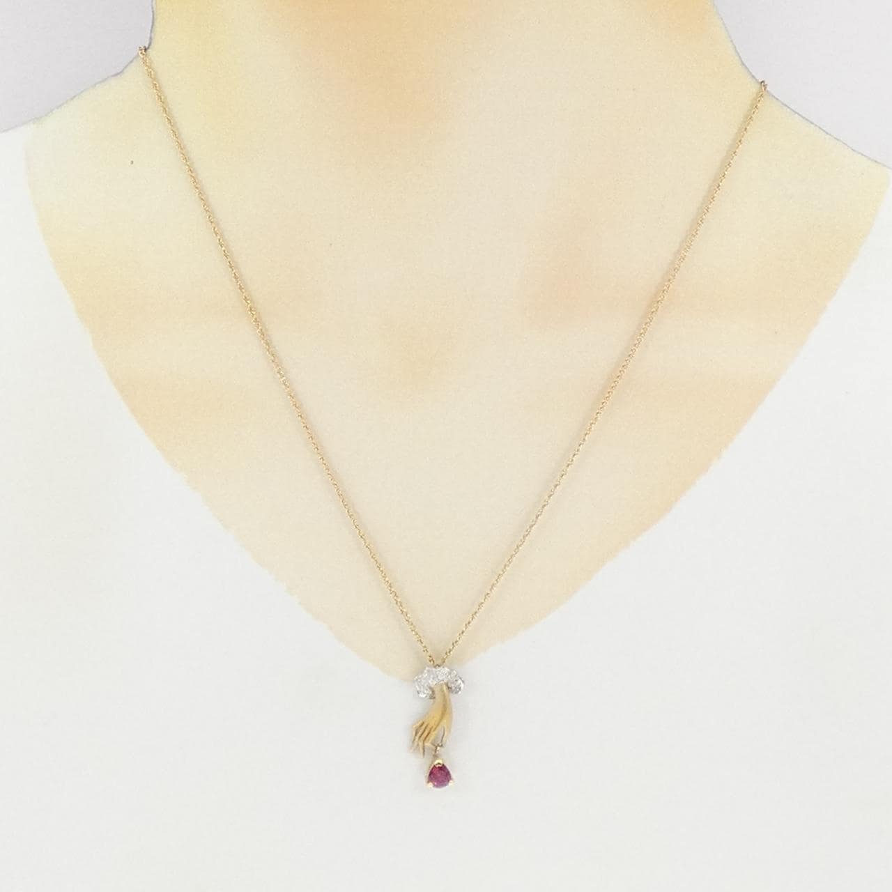カレライカレラ ルビー ネックレス