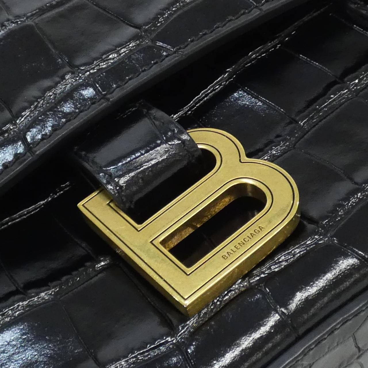 バレンシアガ 689121 2106F ショルダーバッグ