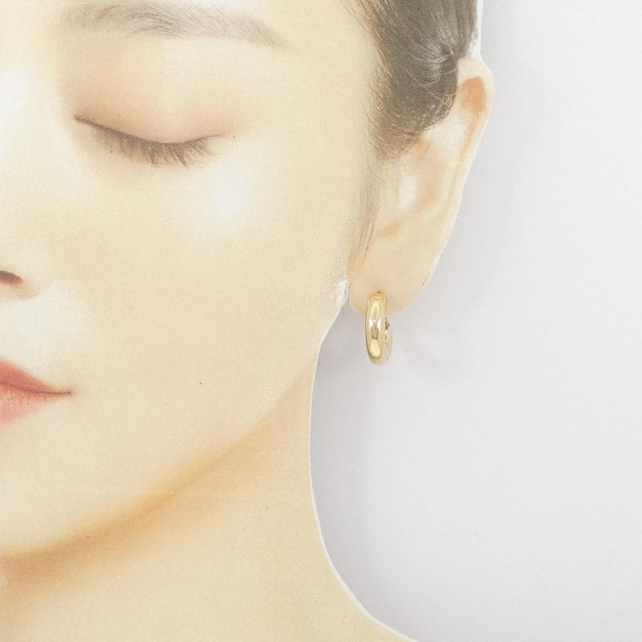 750YG earrings