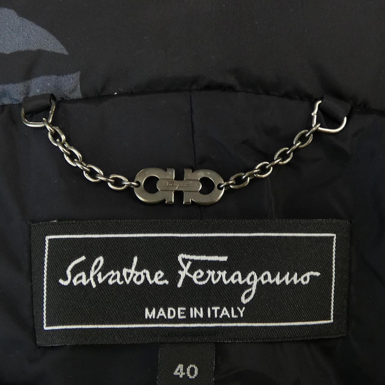 サルヴァトーレフェラガモ SALVATORE FERRAGAMO ダウンコート