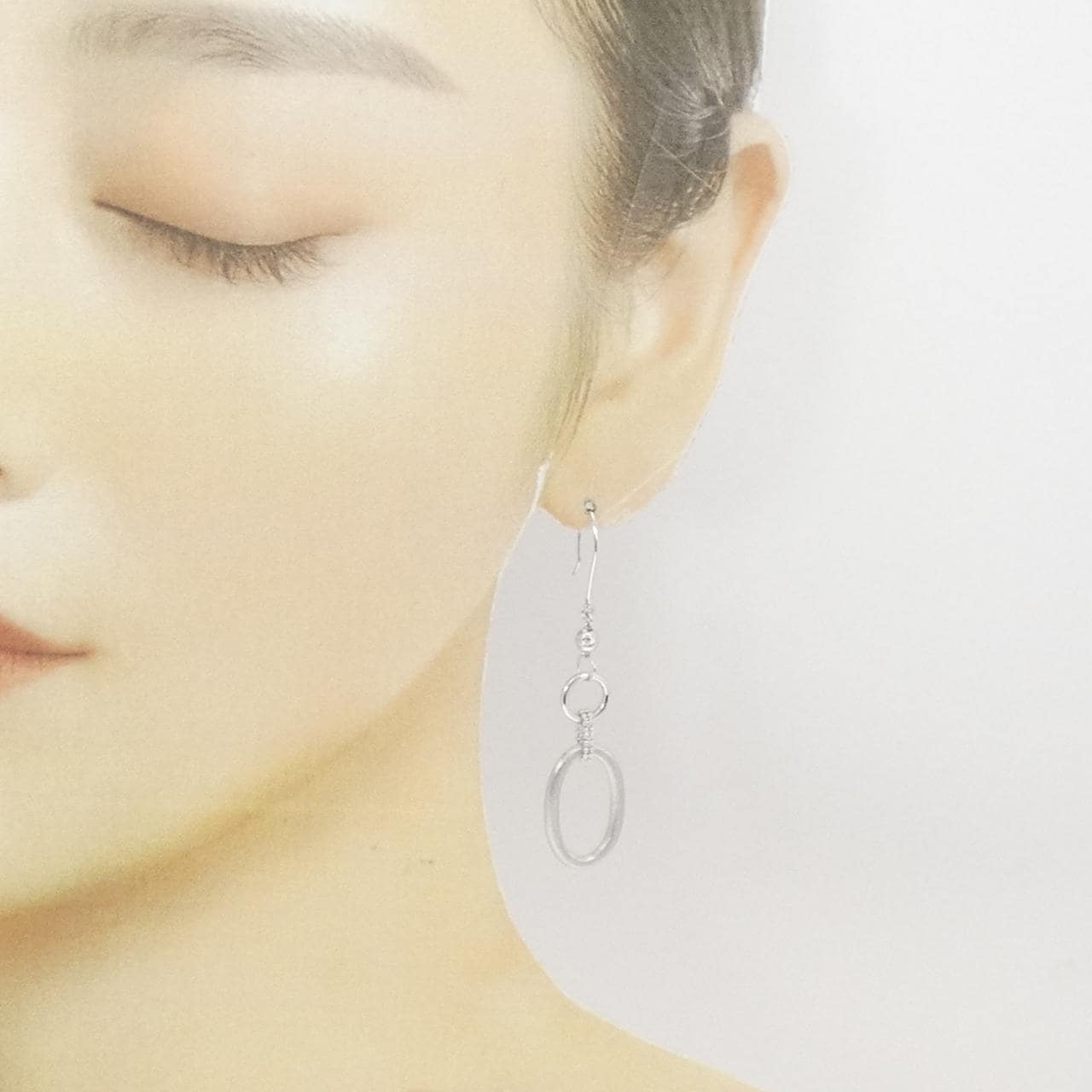 K18WG earrings