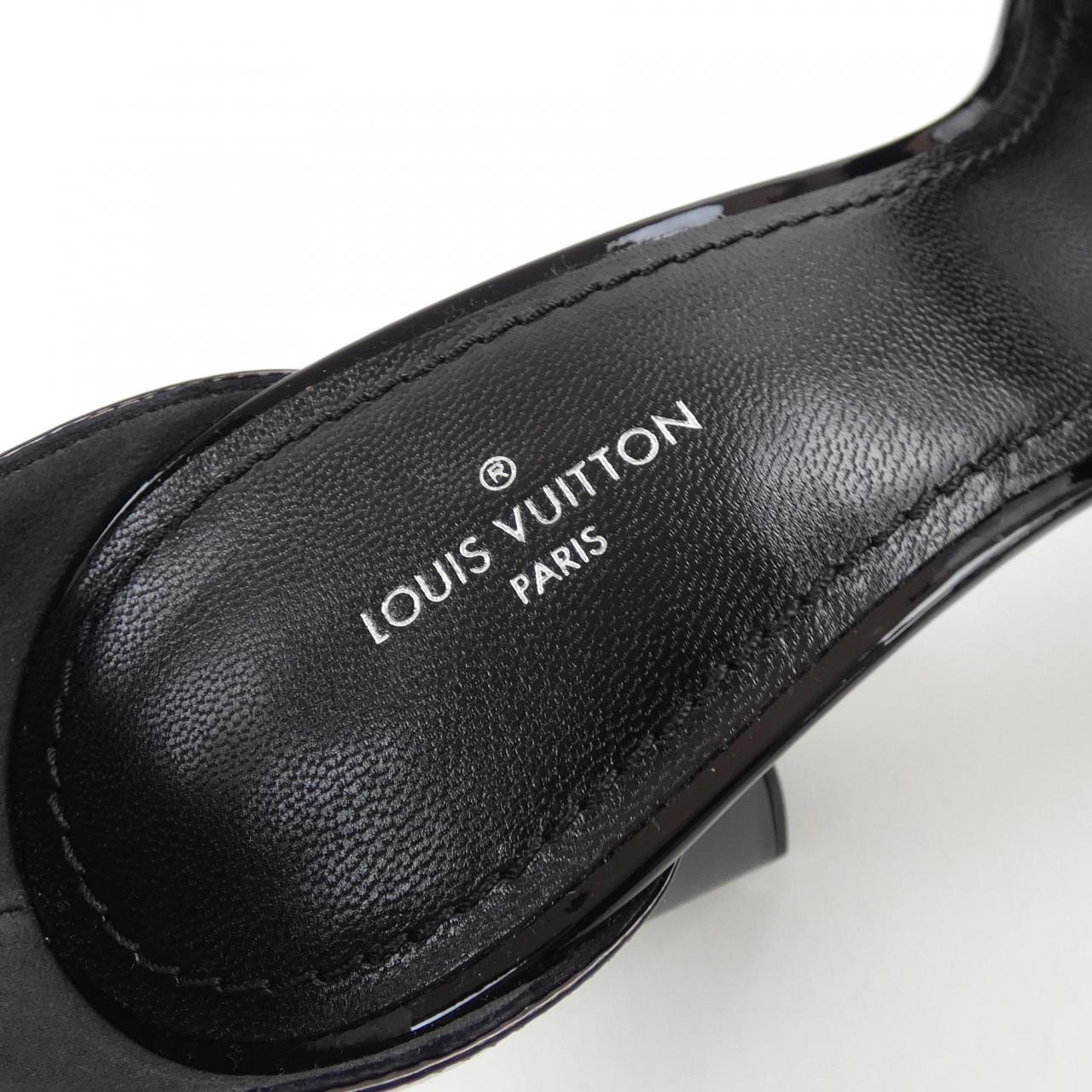 ルイヴィトン LOUIS VUITTON サンダル