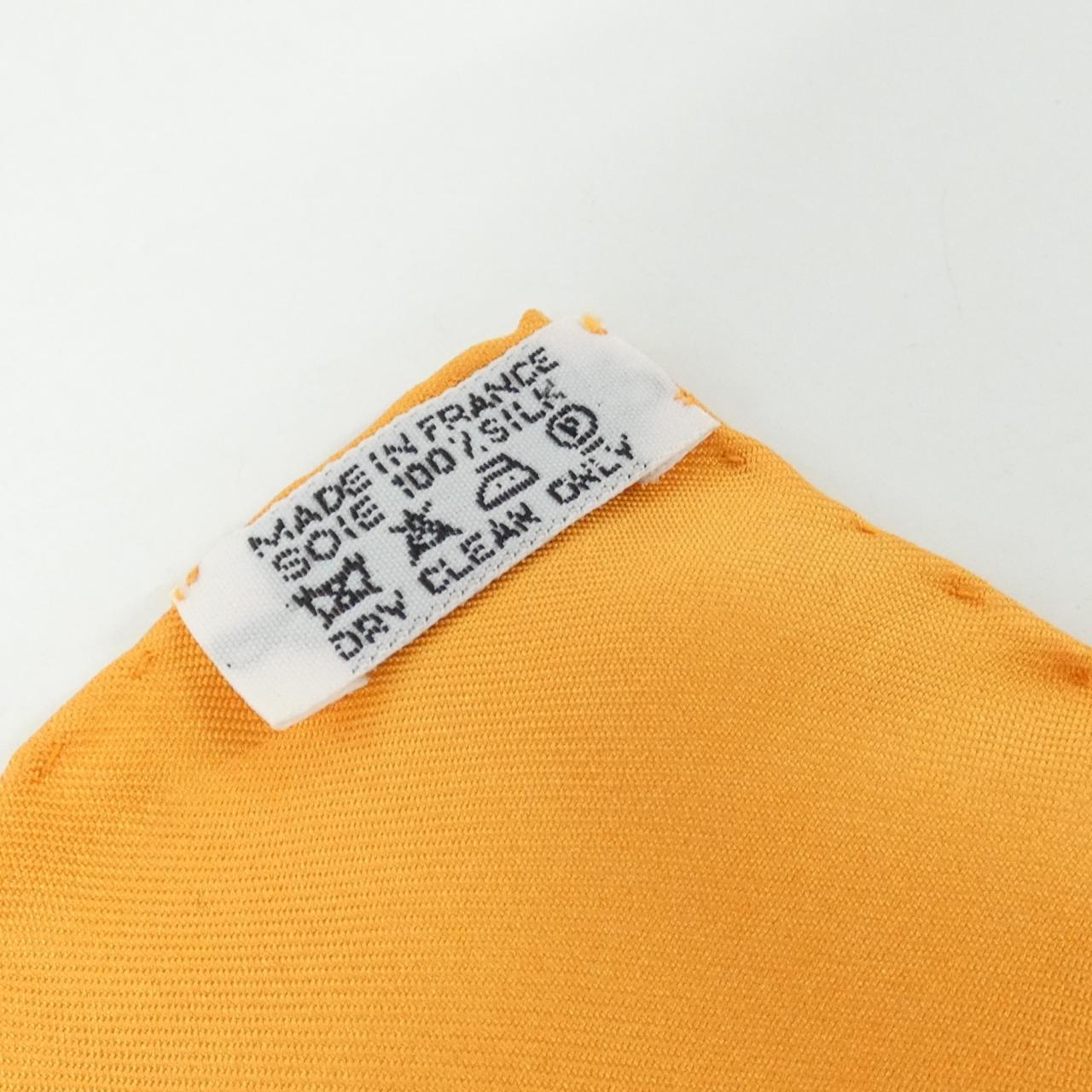 エルメス CONFIDENTS DES COEURS カレ スカーフ