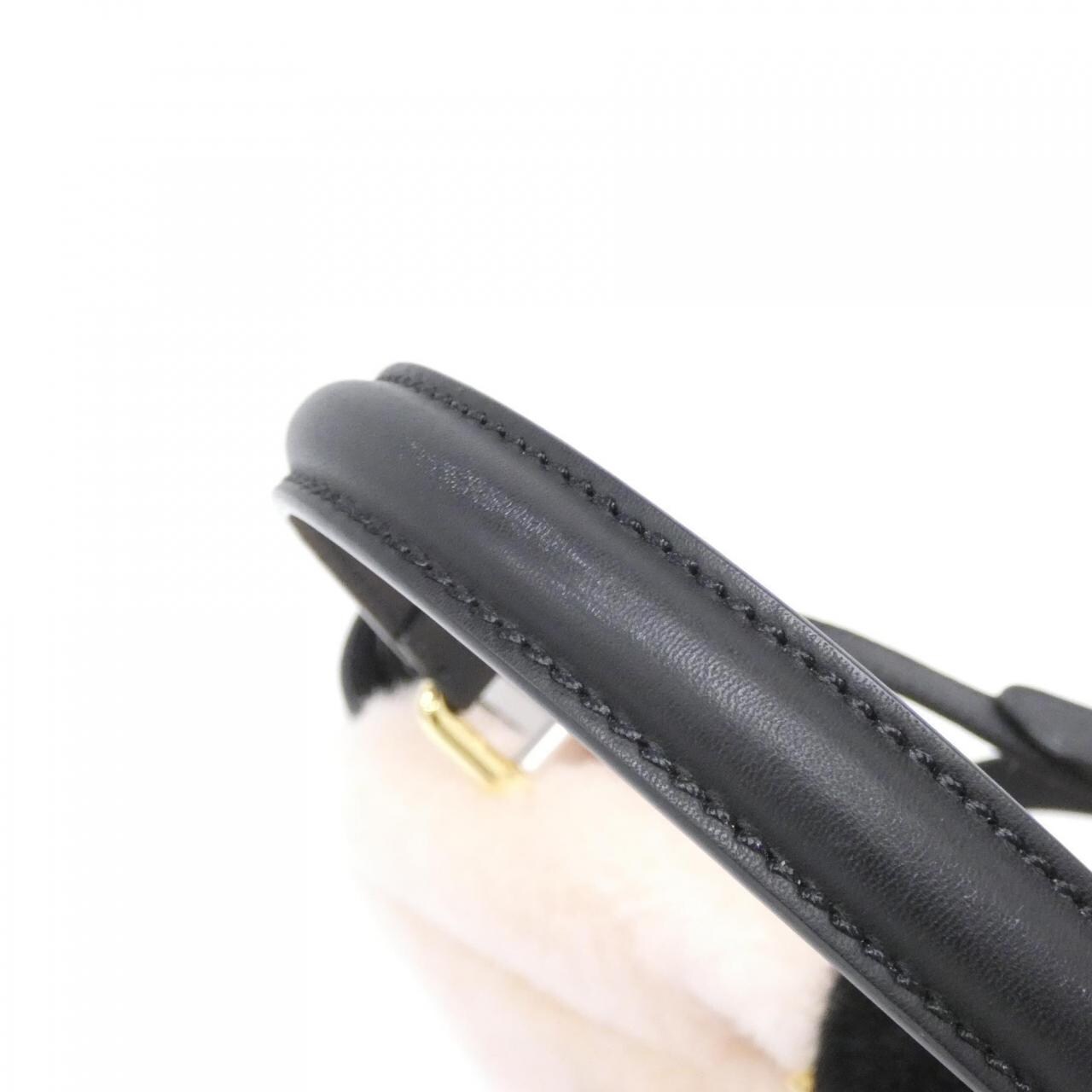 フェンディ ピーカブー 8BN290 5CM バッグ