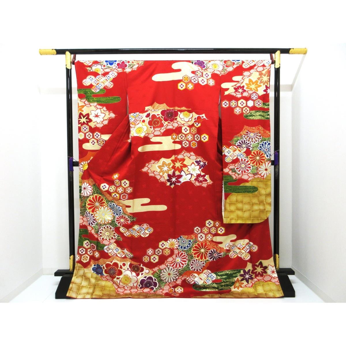 【未使用品】振袖　友禅金彩加工　刺繍入り