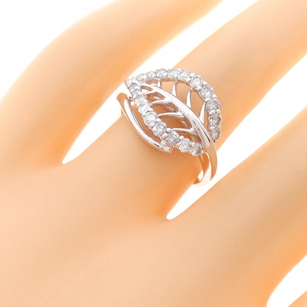 K18WG リーフ ダイヤモンド リング 0.55CT