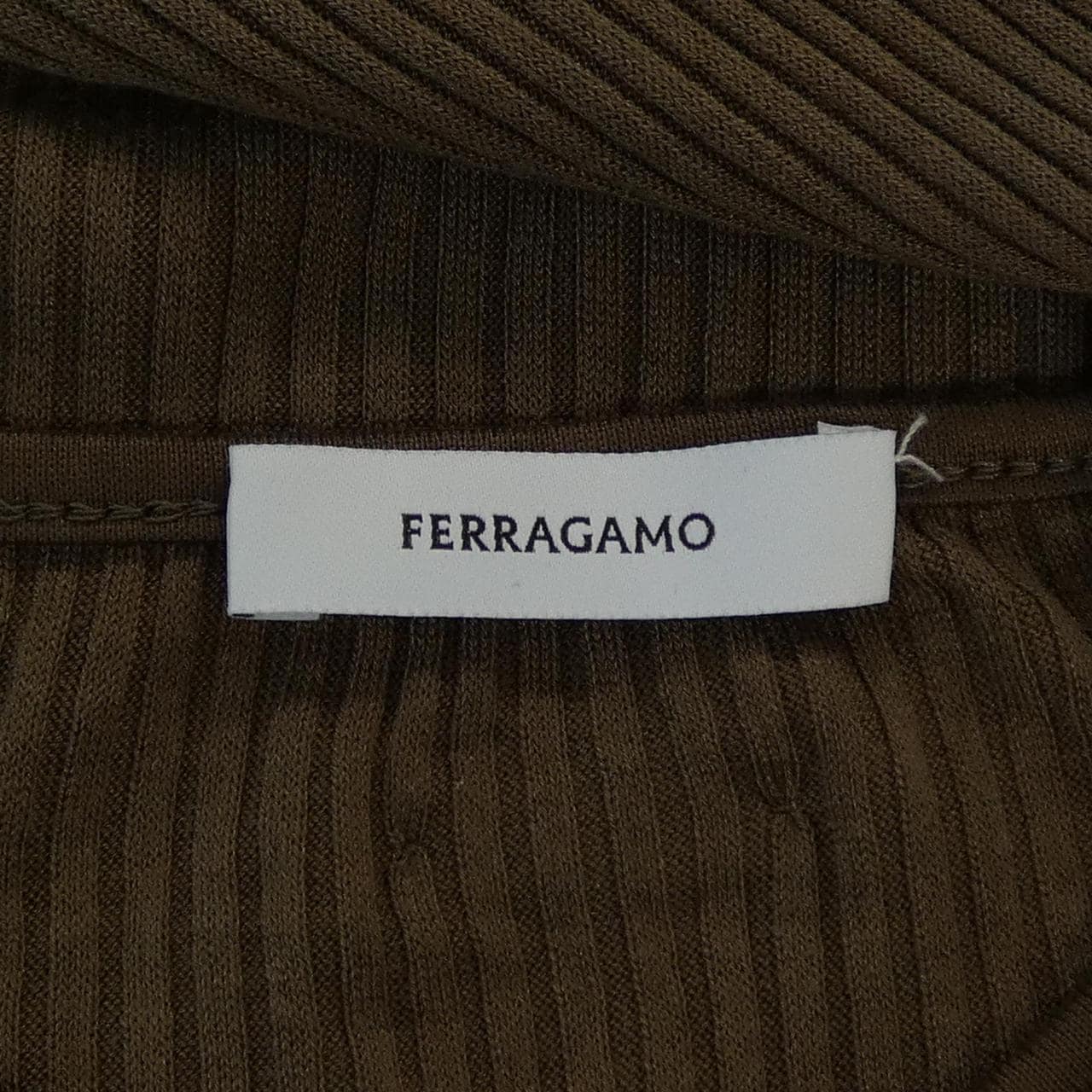 フェラガモ FERRAGAMO トップス