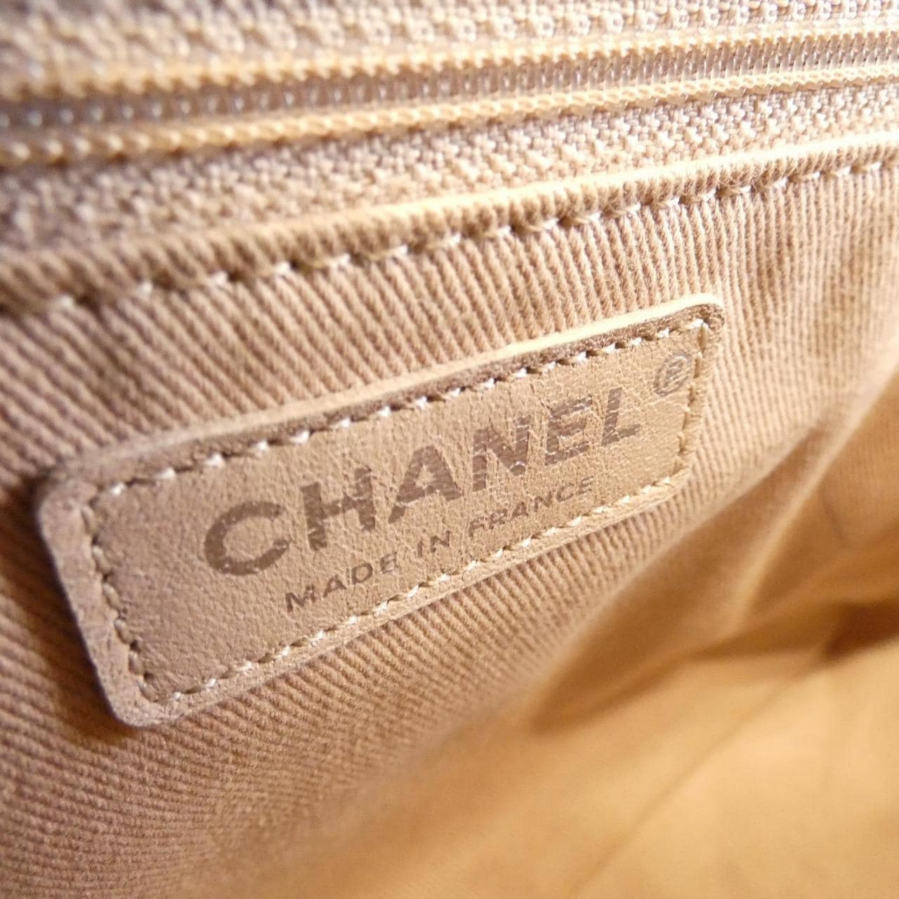 CHANEL shoulder bag