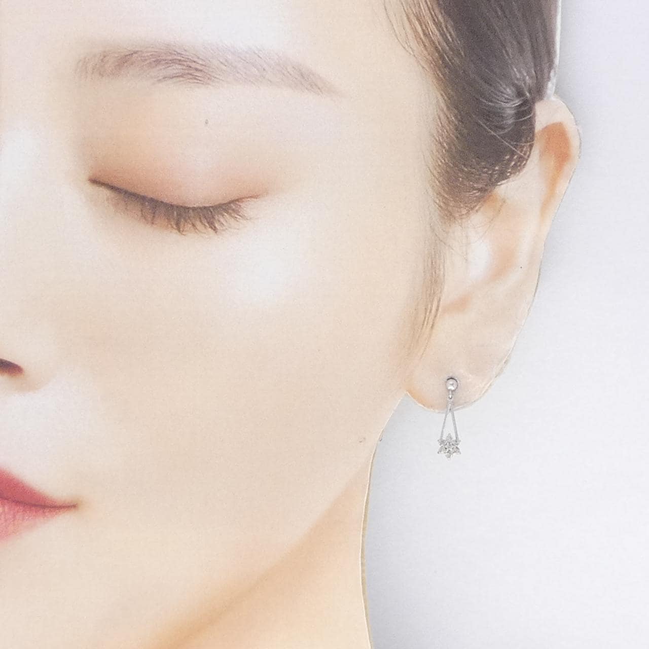 PT900 フラワー ダイヤモンド ピアス 0.10CT 片耳