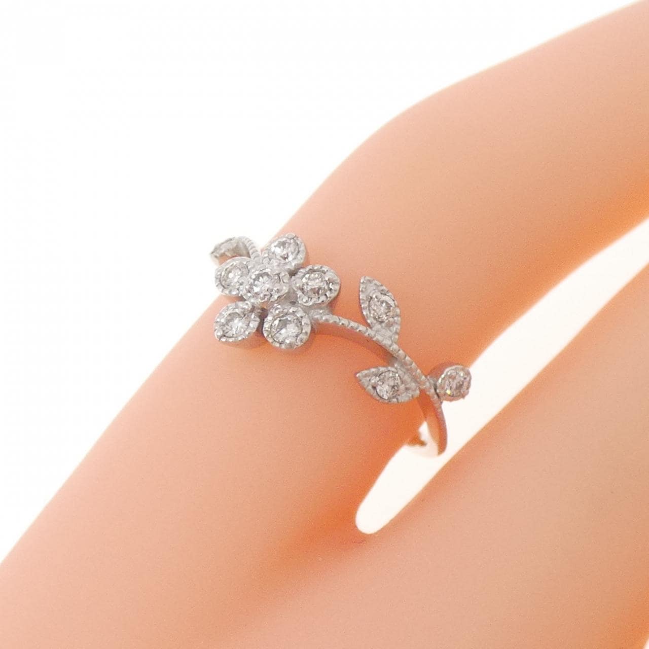 K18WG フラワー ダイヤモンド ピンキー リング 0.13CT