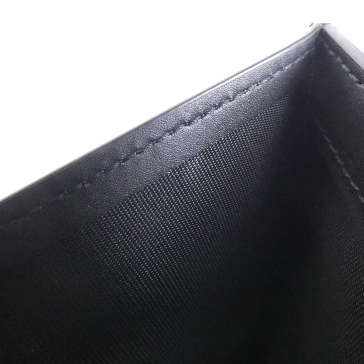 ヴァレンティノガラヴァーニ TY2P0342LVN 財布