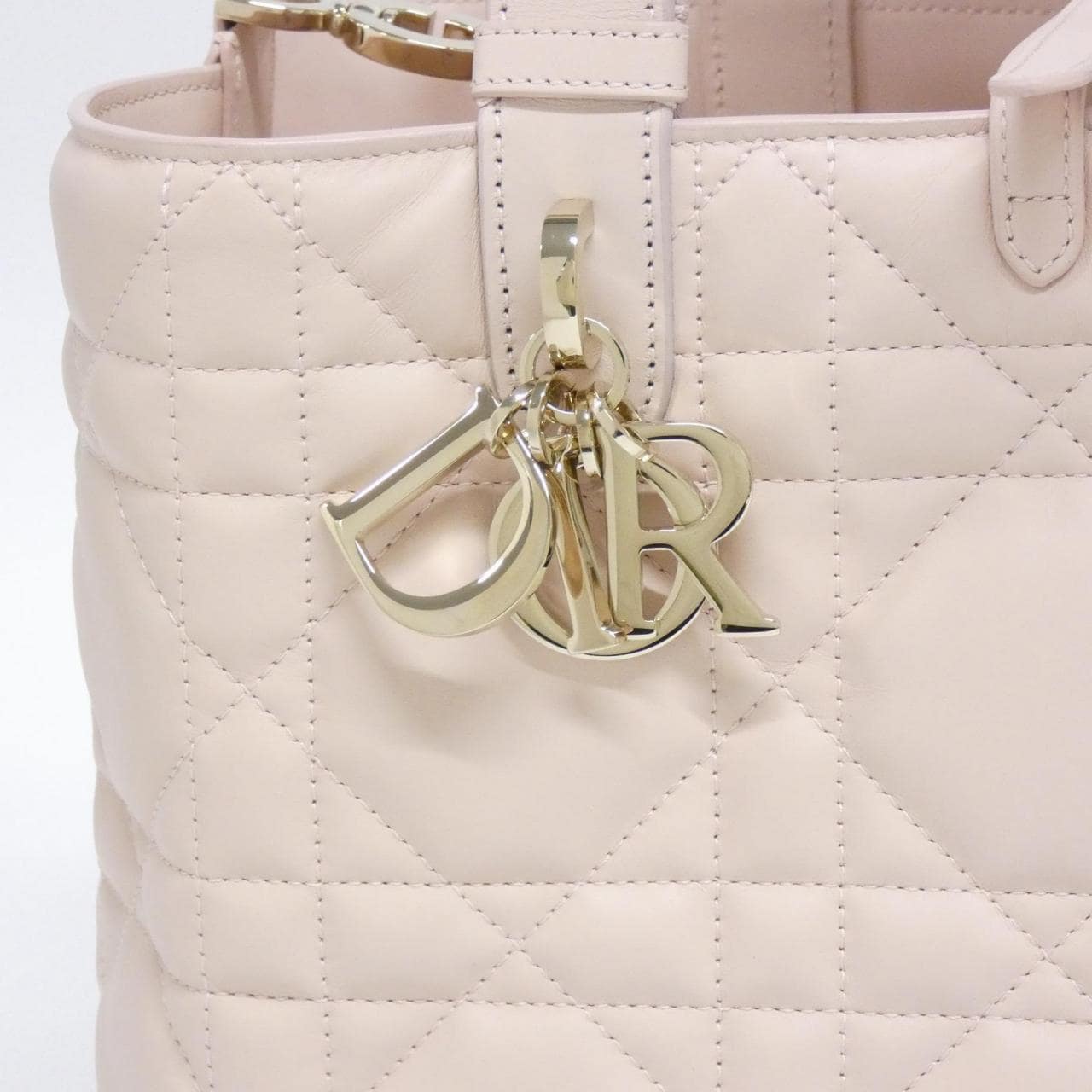 【未使用品】クリスチャンディオール ディオール トゥジュール ミディアム M2821OSNW バッグ