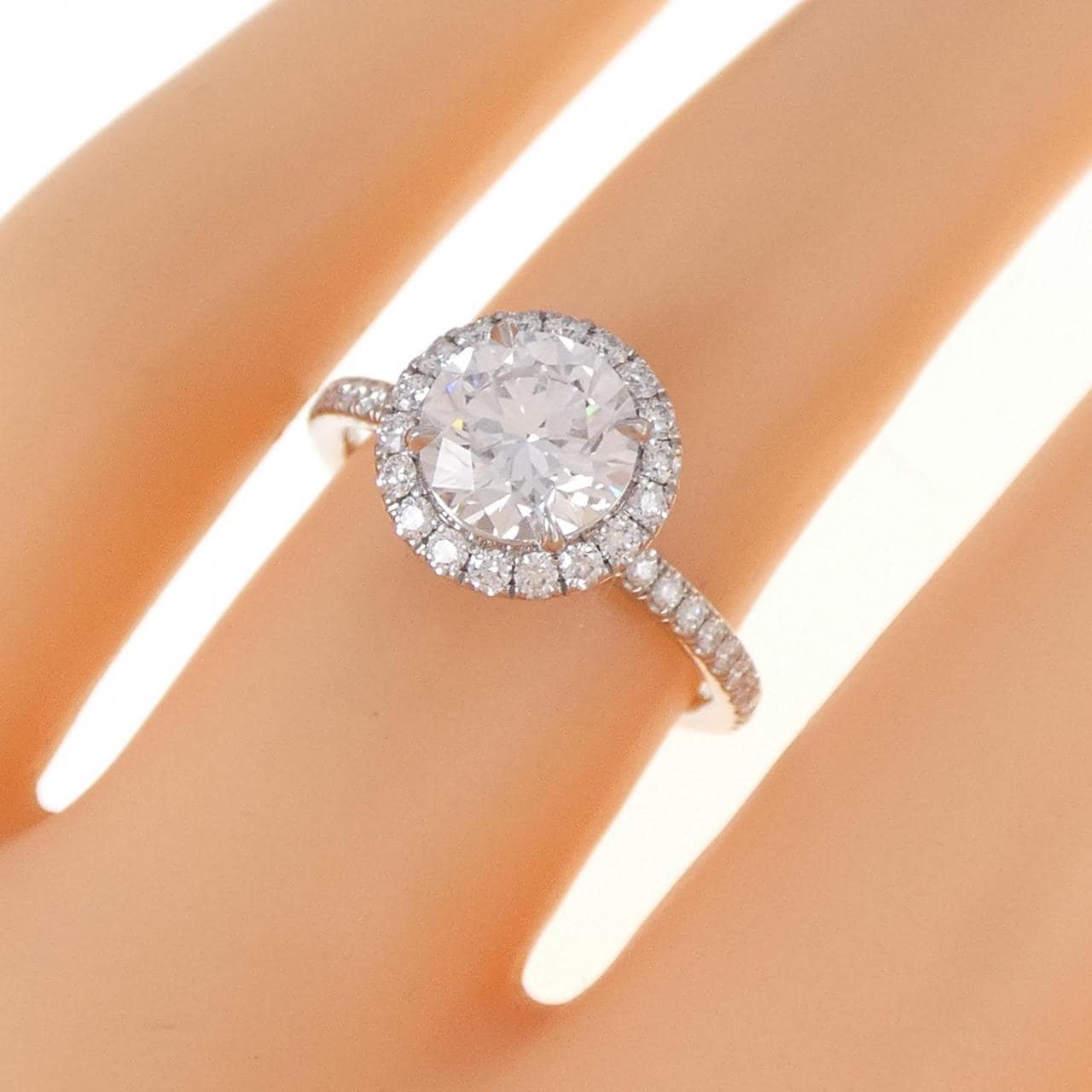 HARRY WINSTON Round Micropave Ring