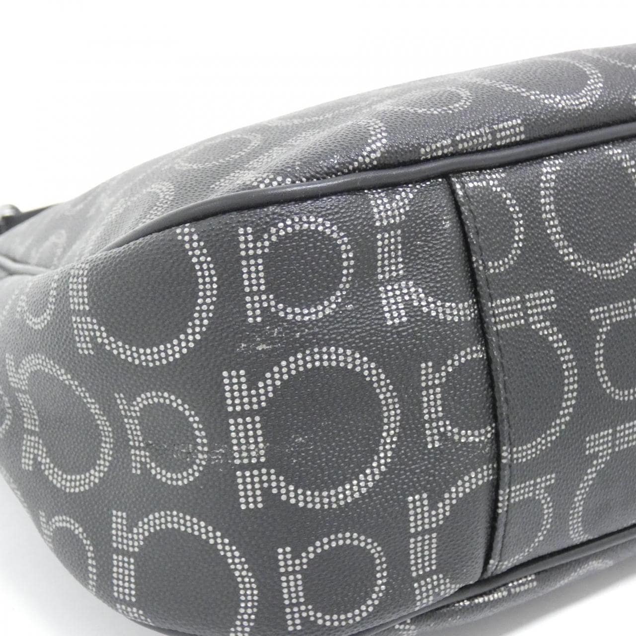 サルヴァトーレフェラガモ 21 7913 ショルダーバッグ