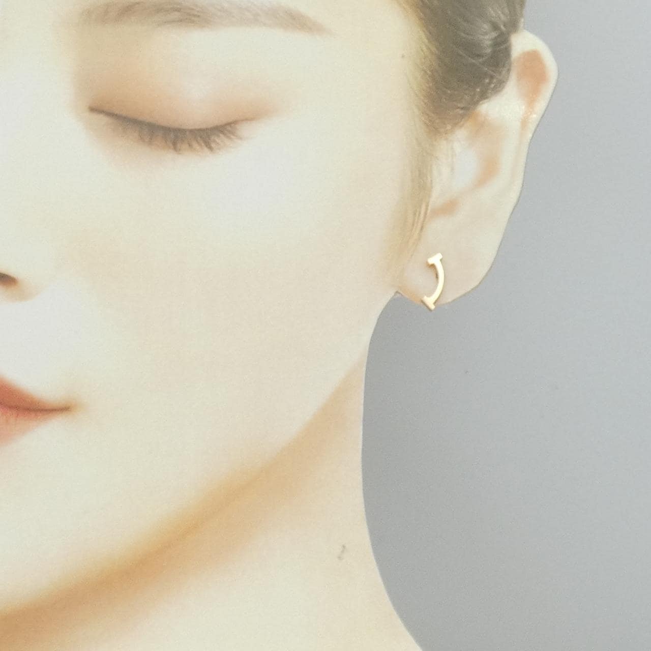 ティファニー Tスマイル ピアス