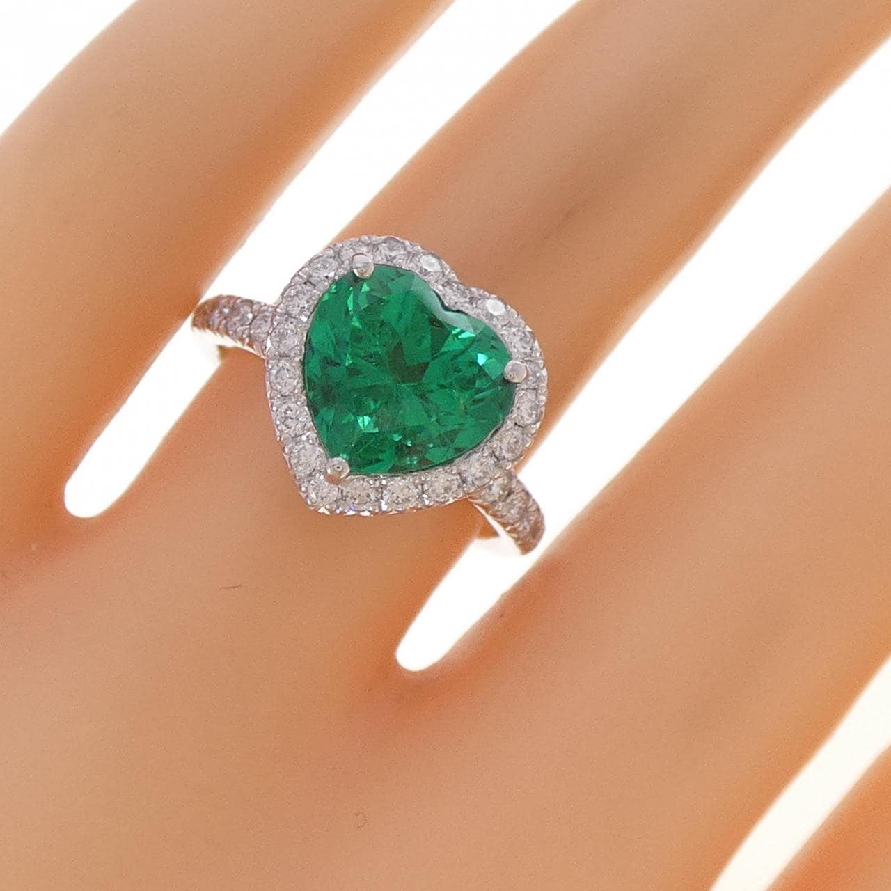 PT950 ヴィヴィットグリーン エメラルド リング 2.77CT コロンビア産