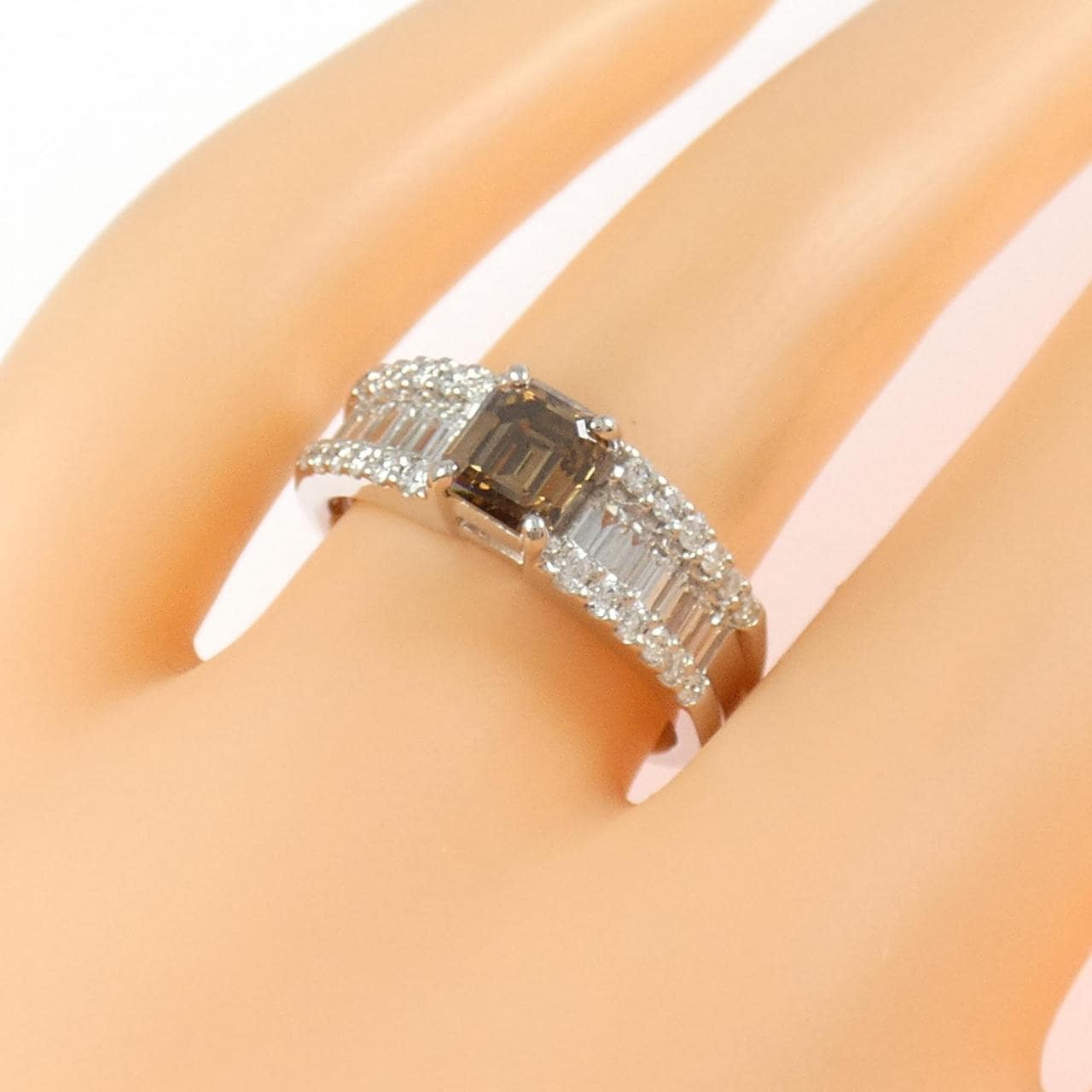 PT900 ダイヤモンド リング 0.941CT