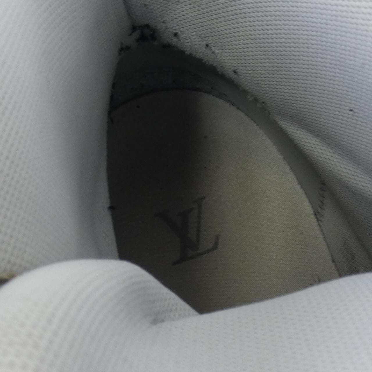 LOUIS LOUIS VUITTON sneakers