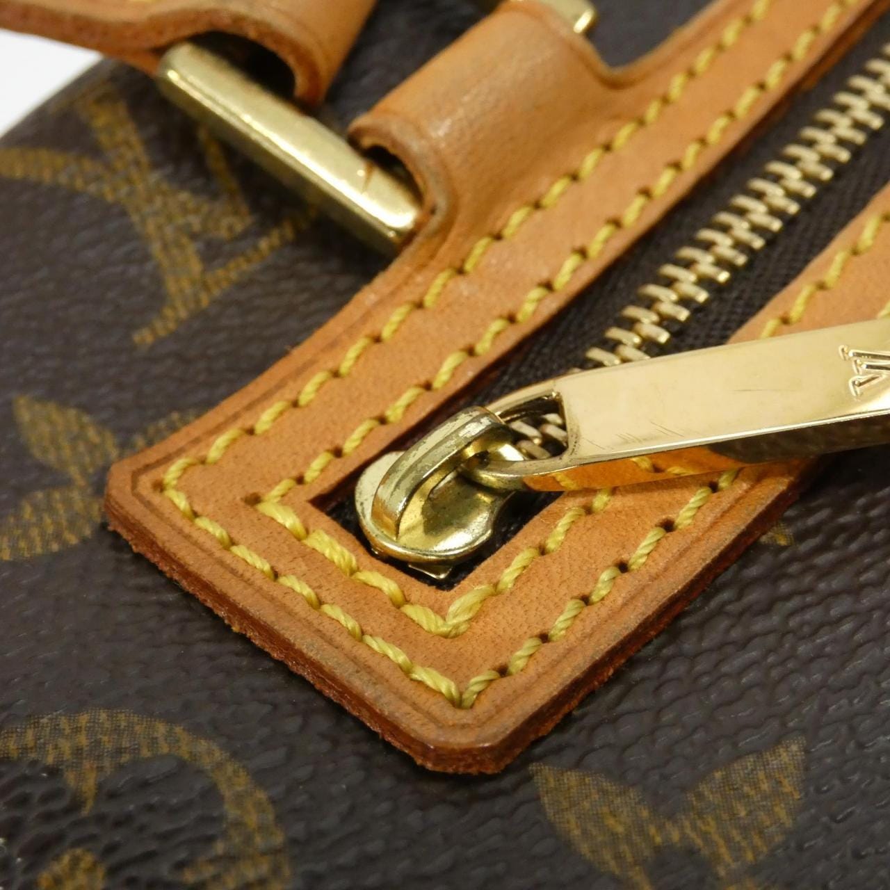 LOUIS VUITTON Monogram City MM M51182 单肩包