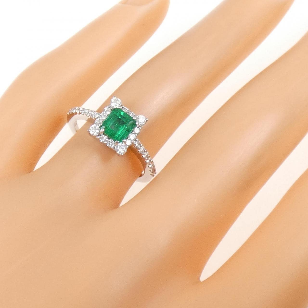 PT900 エメラルド リング 0.80CT