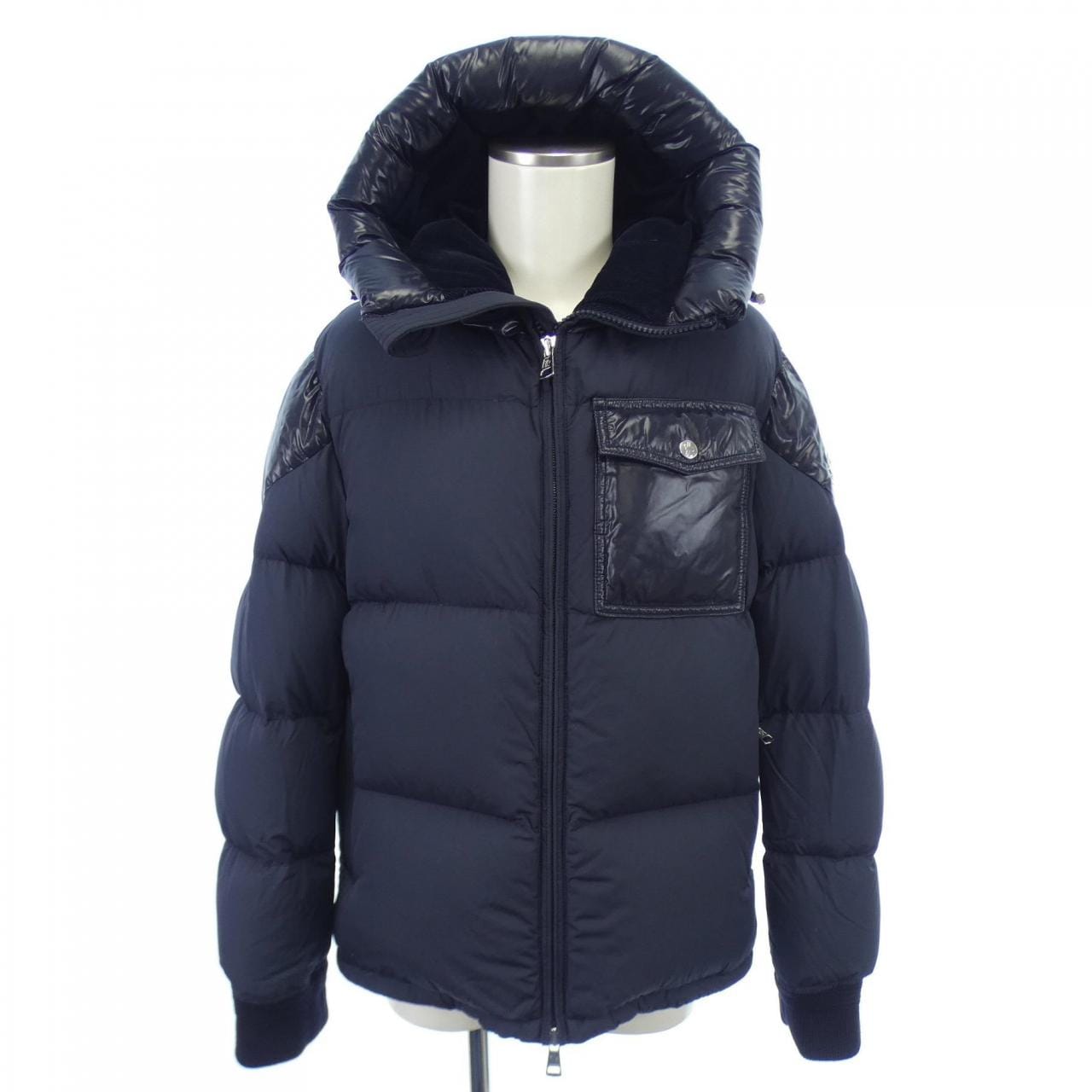 モンクレール MONCLER ダウンジャケット