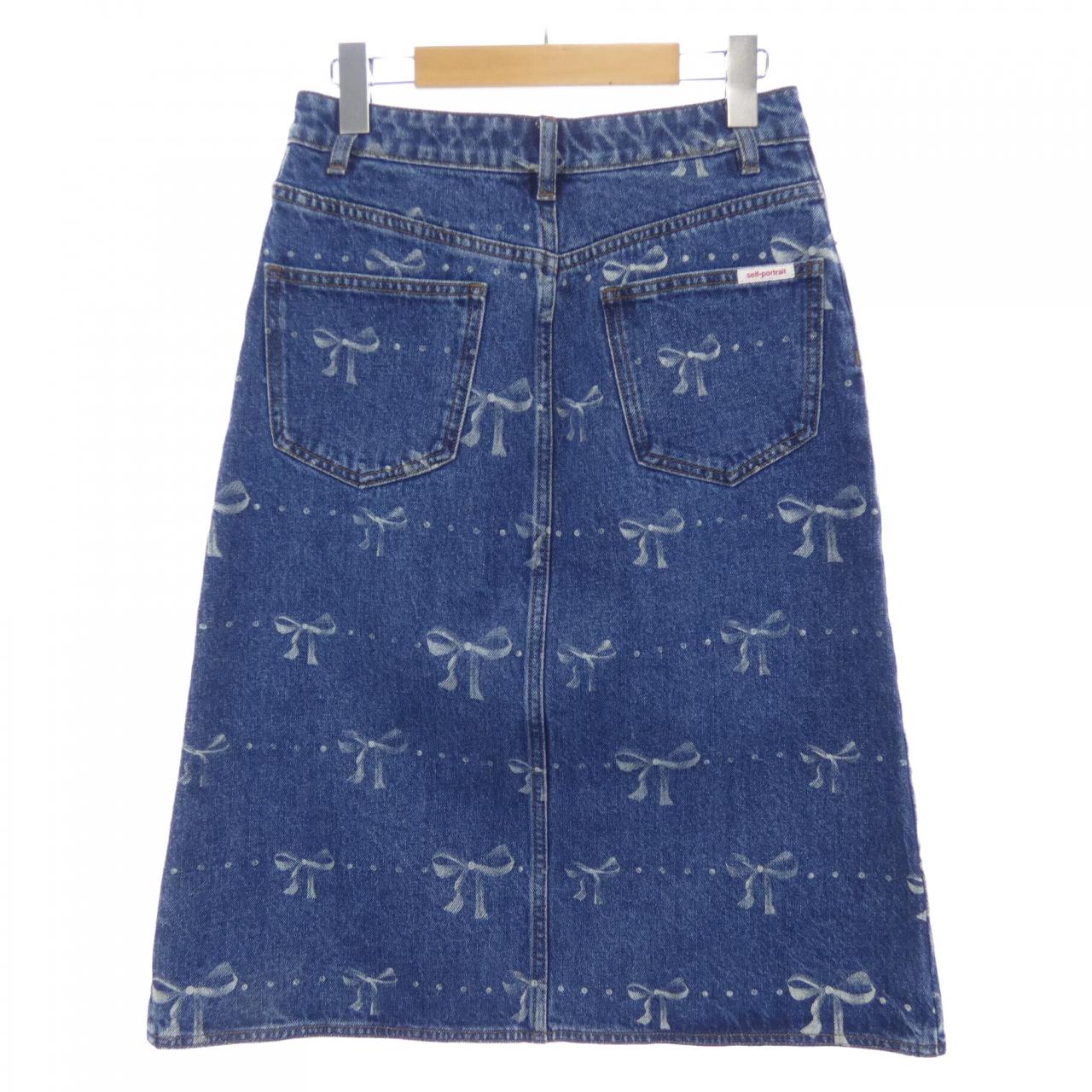 セルフポートレイト self-portrait スカート