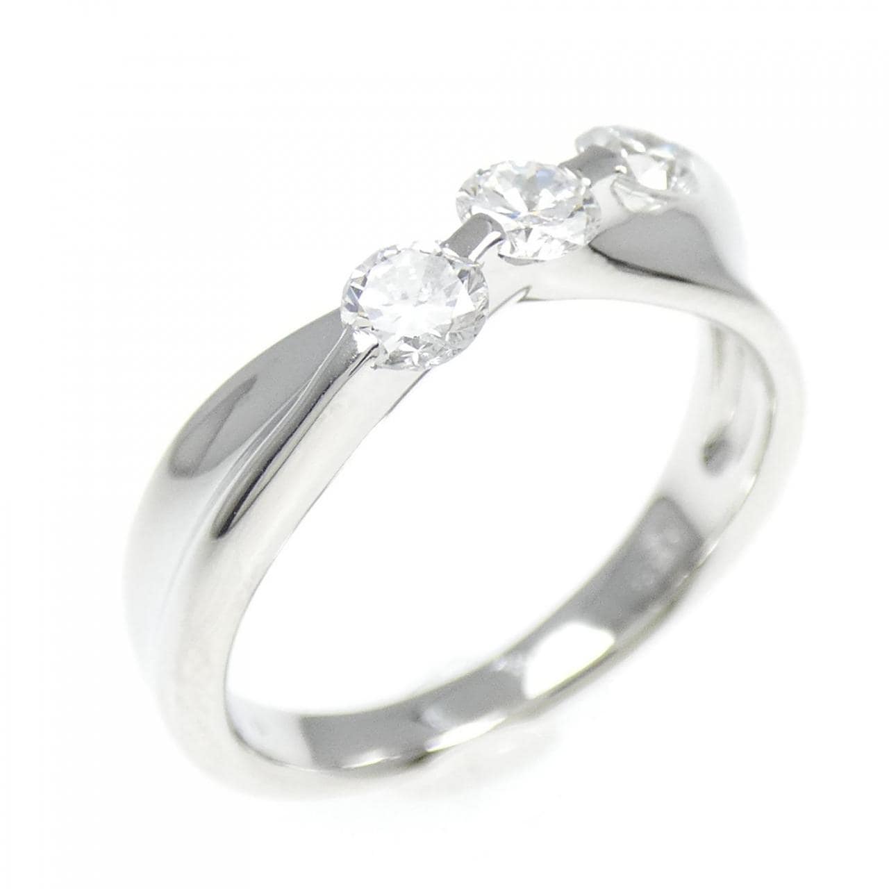PT スリーストーン ダイヤモンド リング 0.50CT