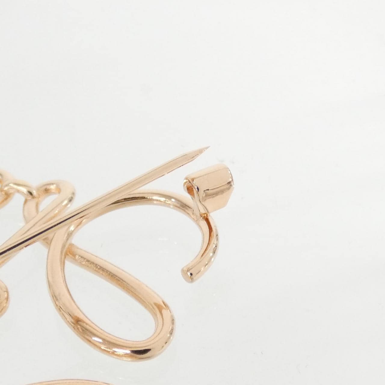 ロエベ 111 27 027 ブローチ