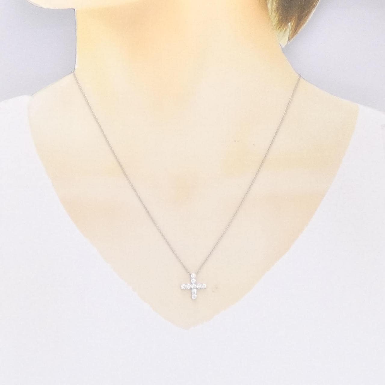 HARRY WINSTON mini cross necklace