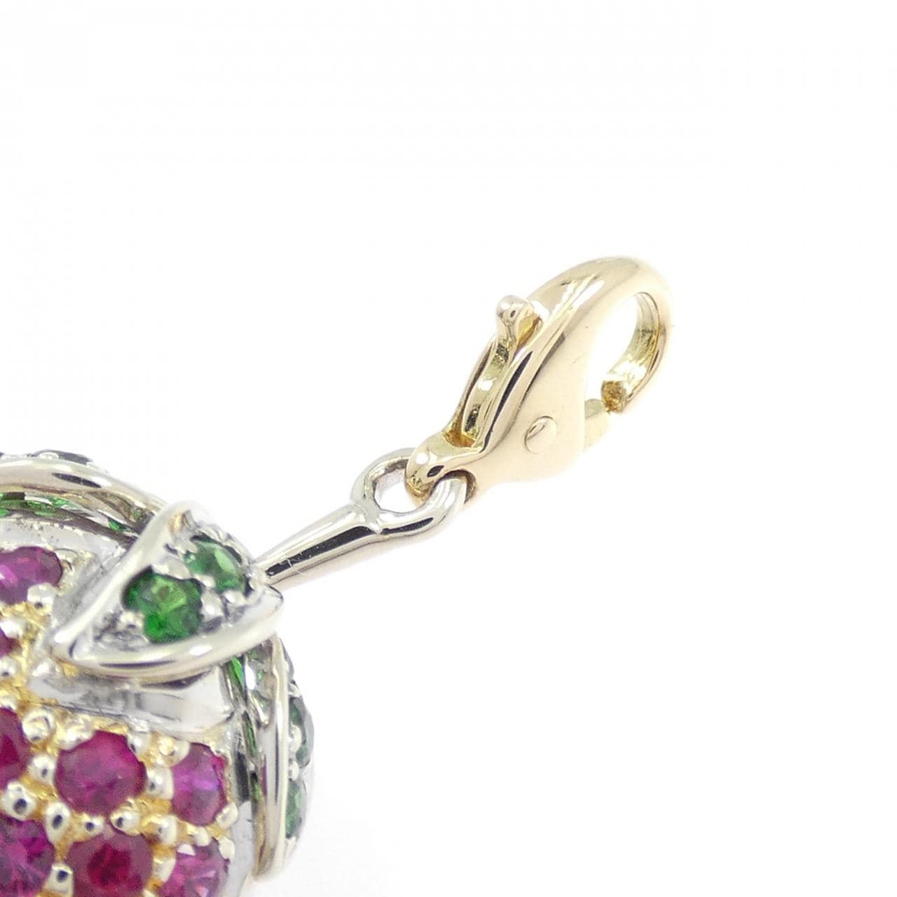 K18YG/K18WG ストロベリー ルビー チャーム 2.11CT
