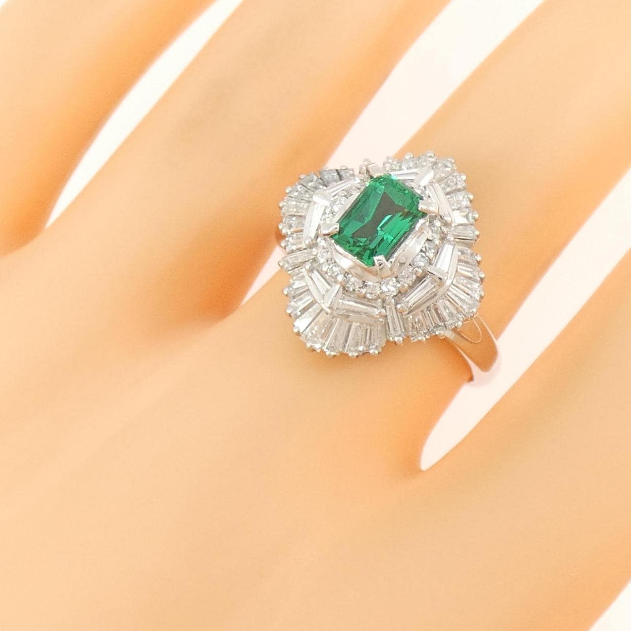 PT900 エメラルド リング 0.79CT