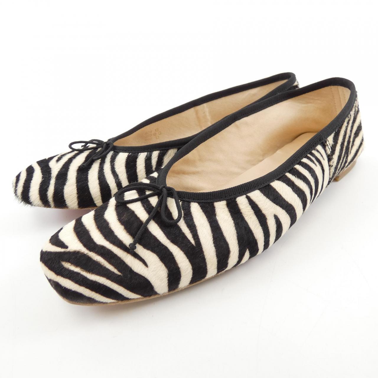 OPER Flat shoes