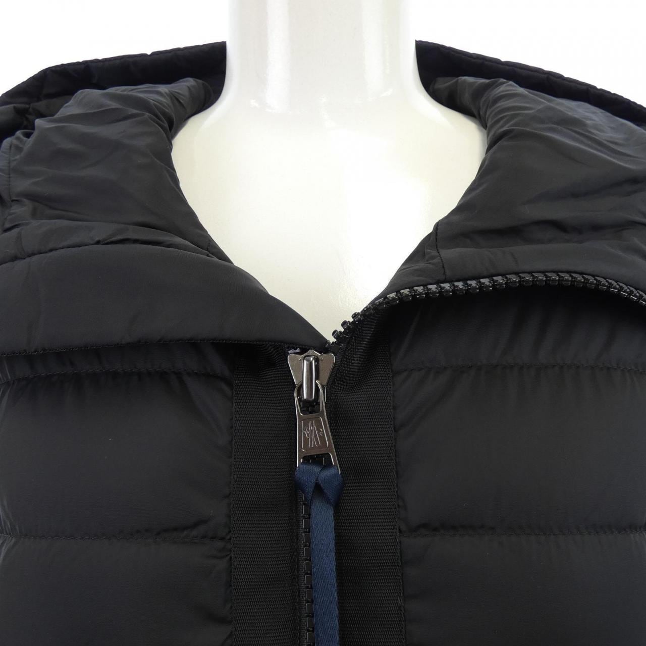 【新品】モンクレール MONCLER 20919B50800 ダウンジャケット