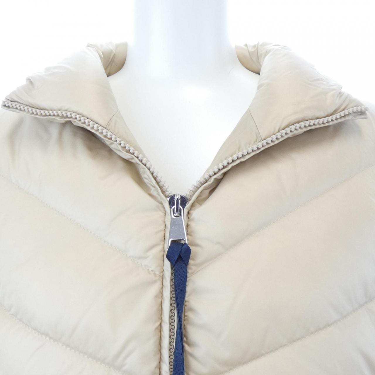 【新品】モンクレール MONCLER K20939B00024 ダウンジャケット