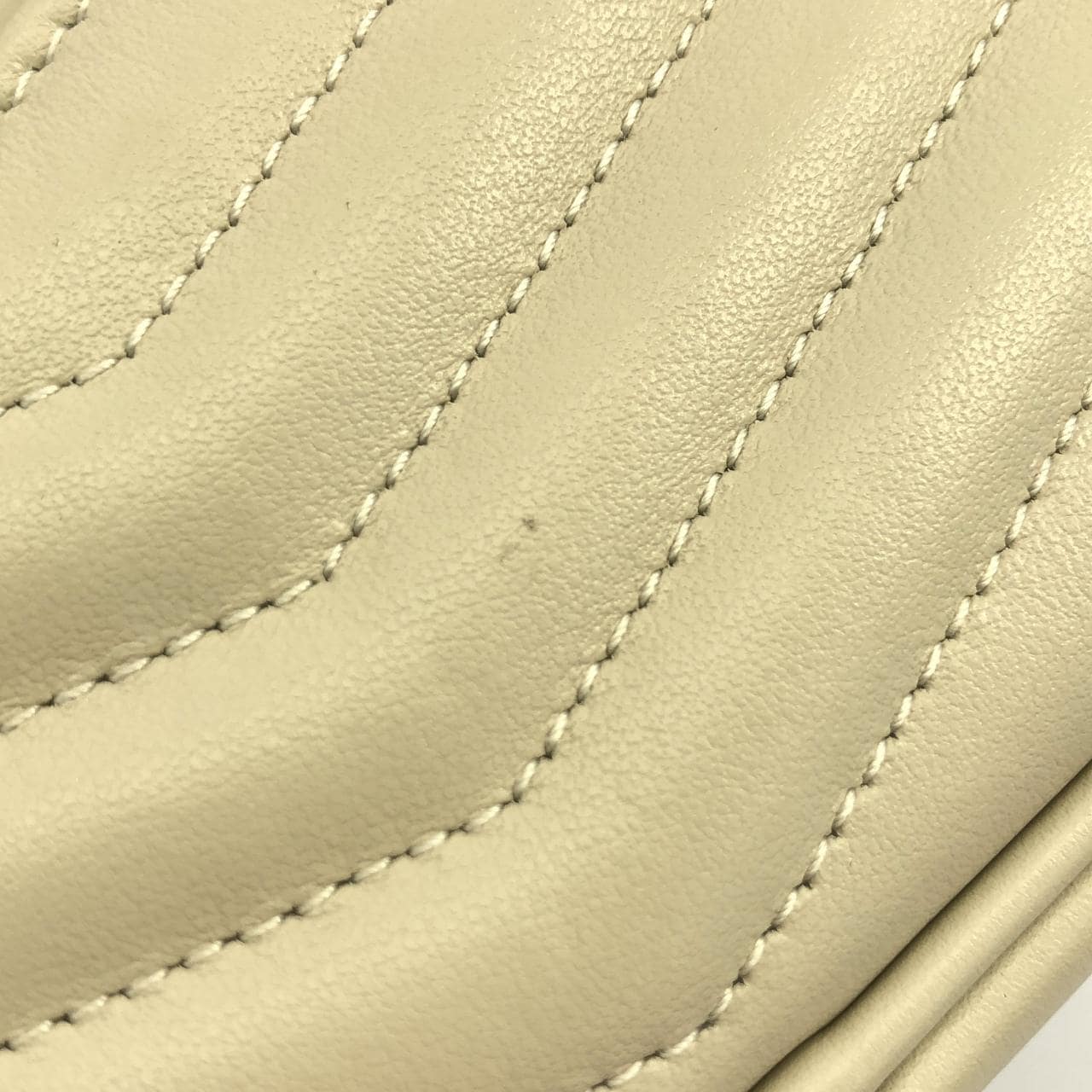 サンローラン ルー ミニ バッグ 748849 DV701 ショルダーバッグ