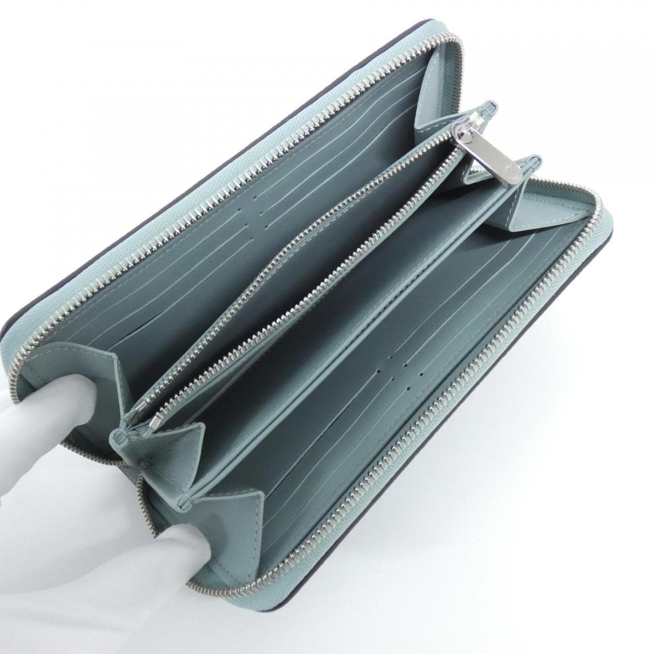 ルイヴィトン マヒナ ジッピー ウォレット M69032 財布