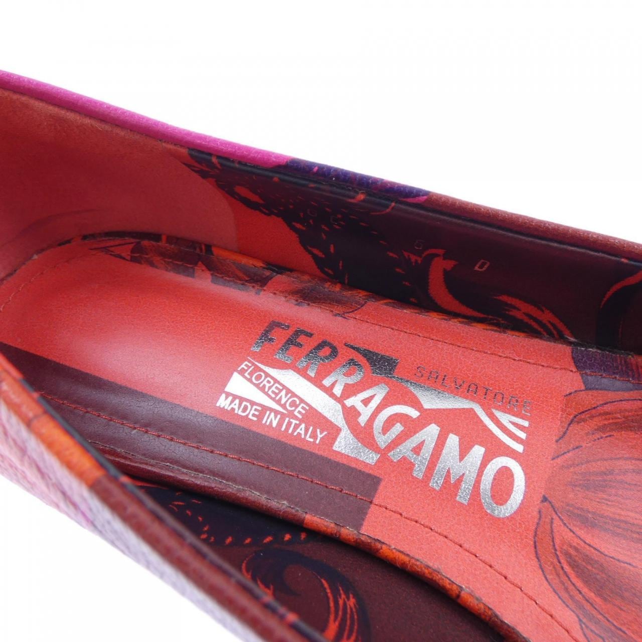 サルヴァトーレフェラガモ SALVATORE FERRAGAMO フラットシューズ