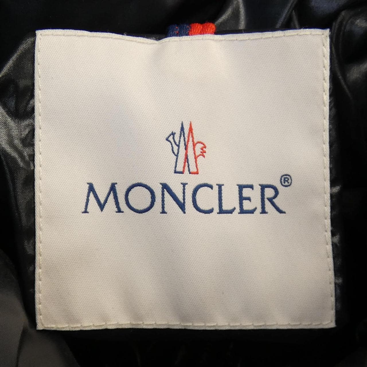 モンクレール MONCLER ダウンジャケット