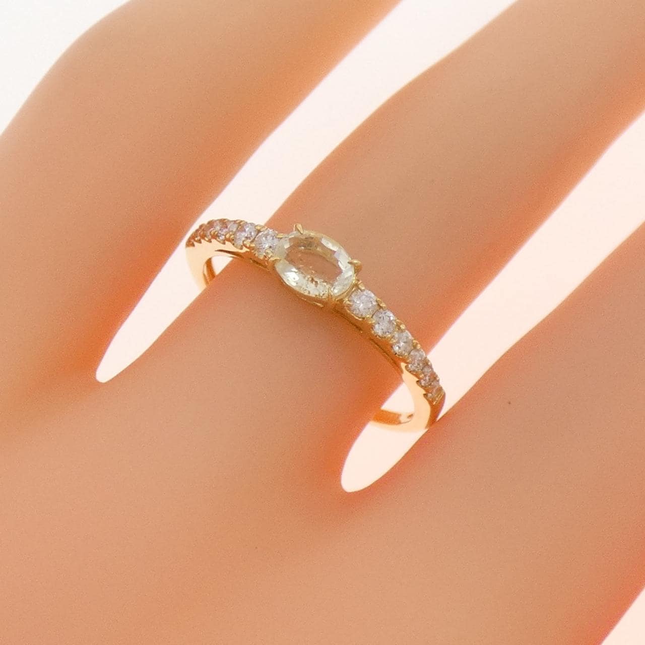 K18YG ハイヤライトオパール リング 0.23CT