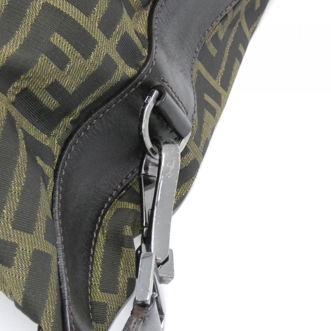 フェンディ 7VA003 NR2 ショルダーバッグ