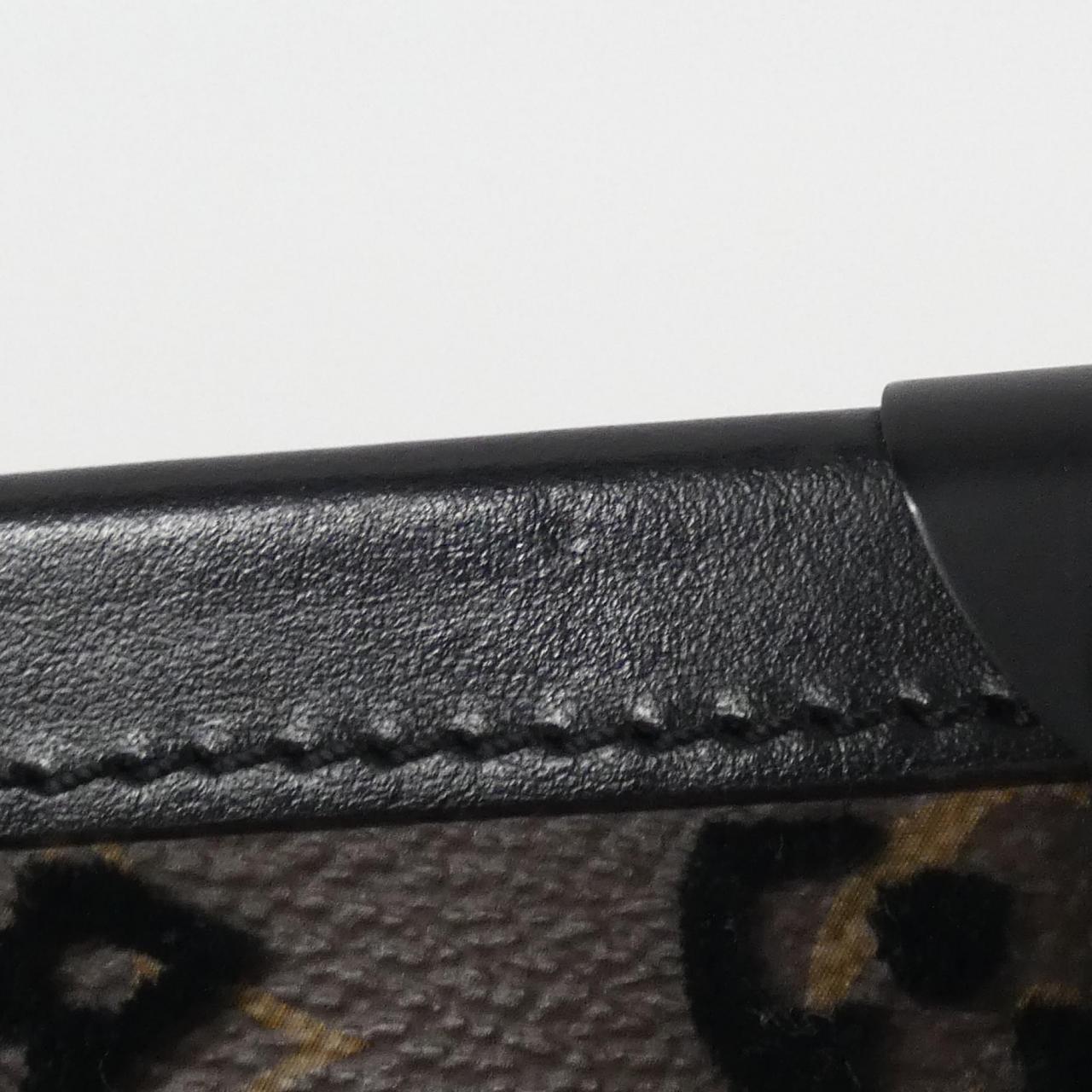 ルイヴィトン モノグラム タフタージュ ヴァーティカル ソフトトランク M45044 ショルダーバッグ